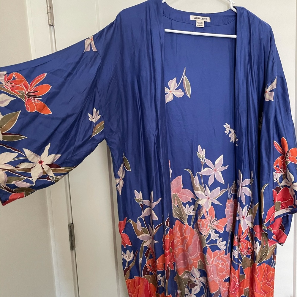 Billabong swim coverup/kimono